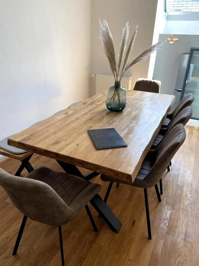Wunderschoene Sanierte Wohnung Vor Den Toren Koelns Apartment Cologne