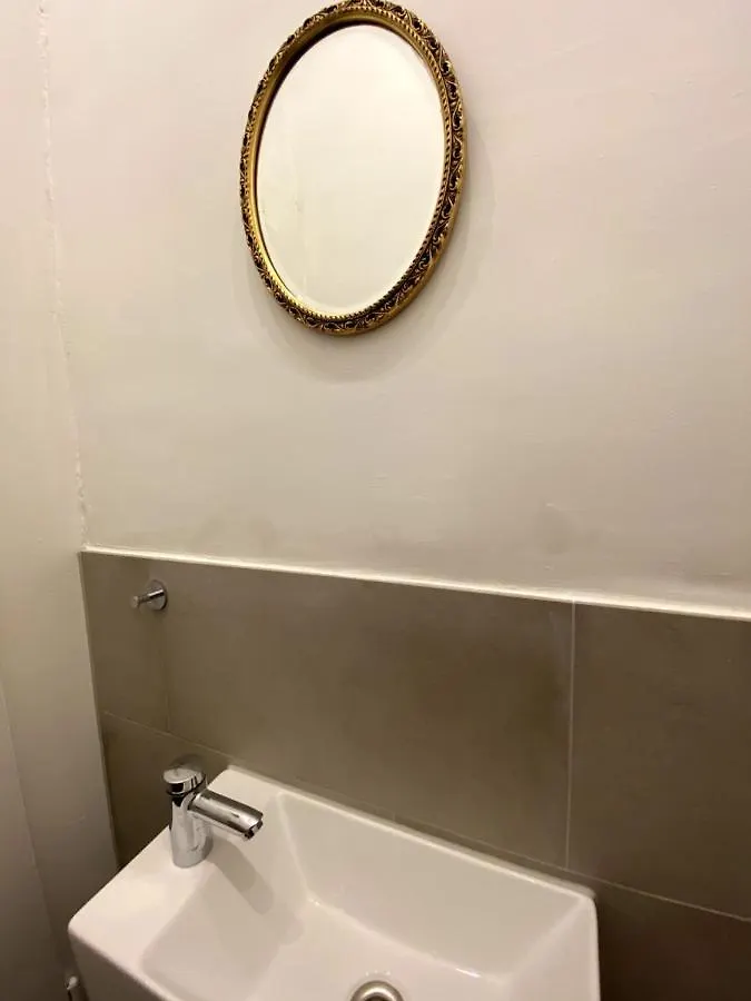 Apartment Wunderschoene Sanierte Wohnung Vor Den Toren Koelns Germany