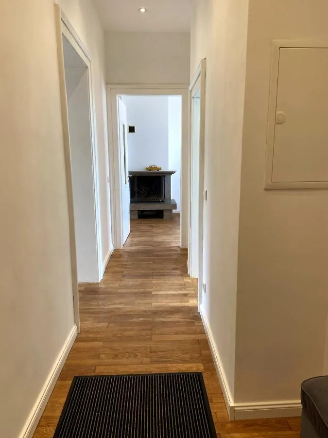 Wunderschoene Sanierte Wohnung Vor Den Toren Koelns 0*, Cologne